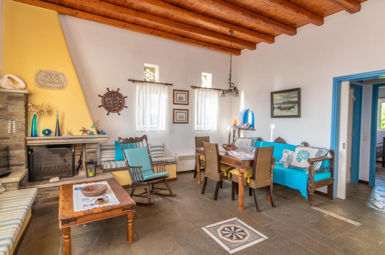Traditional House By The Sea Istérnia Exterior foto