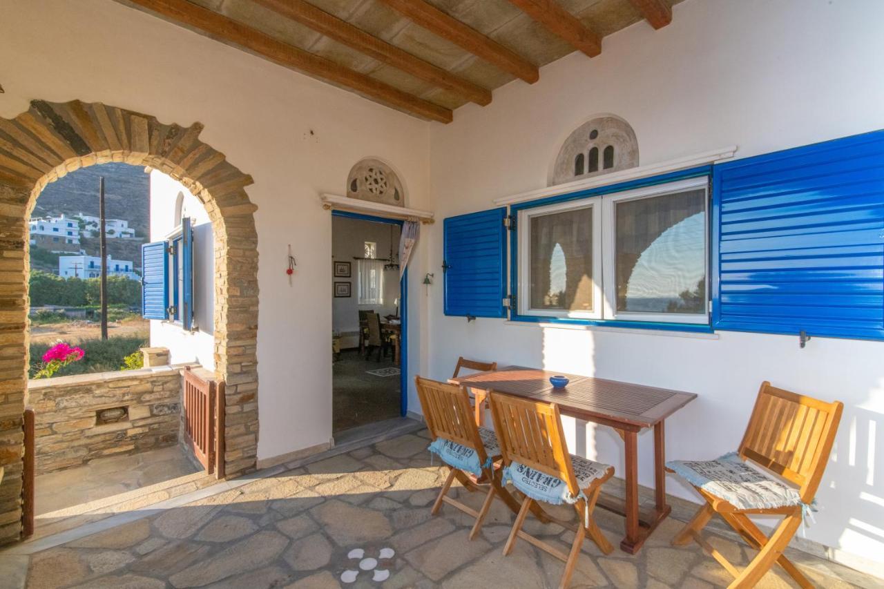 Traditional House By The Sea Istérnia Exterior foto